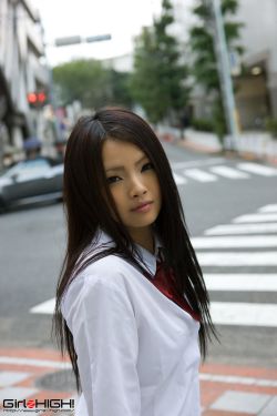男生的小几几里有白色是怎么来的